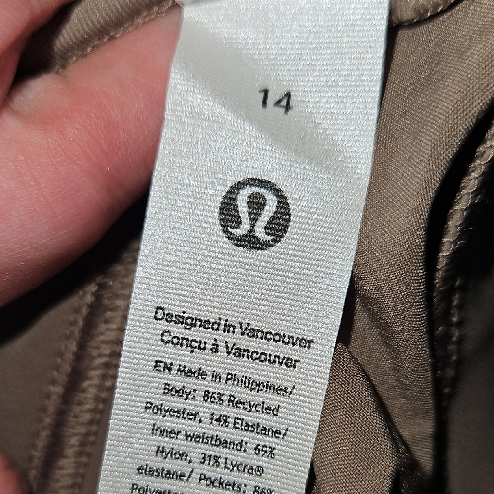 Wide-Leg Mid-Rise Pants - Picture 4 of 14